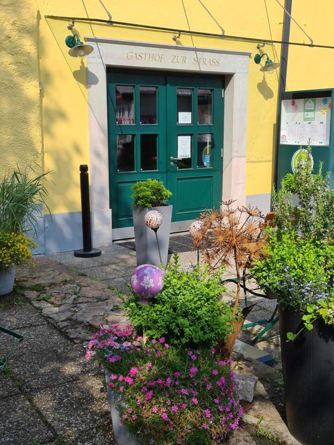 Gasthof Zur Strass Eugendorf Buitenkant foto
