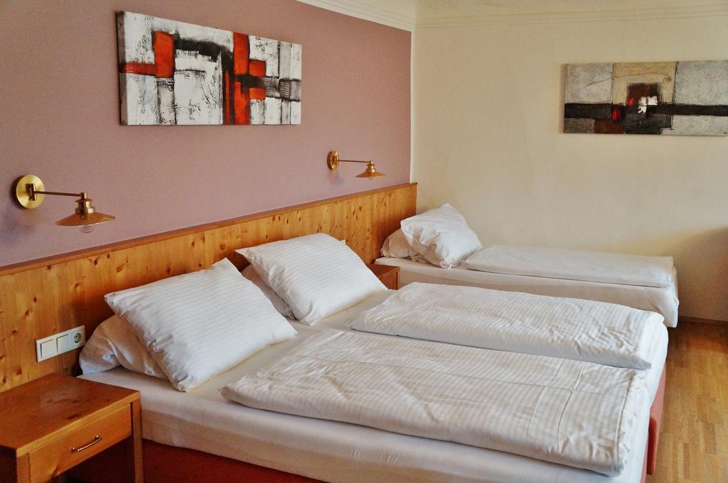 Gasthof Zur Strass Eugendorf Kamer foto